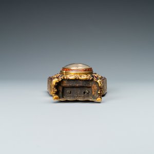Une horloge murale en bronze doré incrusté de pierres semi-précieuses, ateliers de Canton et George Prior de Londres pour la Chine, Qianlong — photo 8