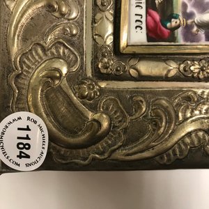 Une icône russe en cuivre doré et plaques en porcelaine, 19ème — photo 23