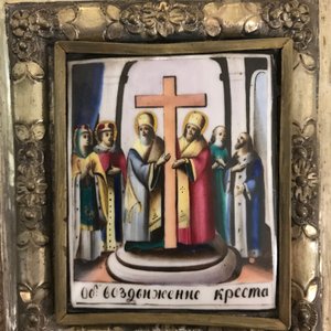 Une icône russe en cuivre doré et plaques en porcelaine, 19ème — photo 10