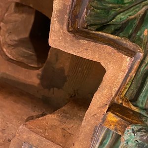 Une importante pagode inscrite en grès émaillé sancai, datée 1550, Ming — photo 80
