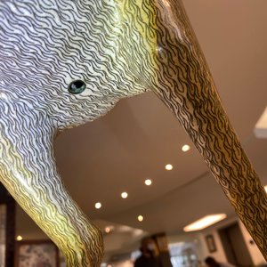 Une importante paire de grands daims en émaux cloisonnés, Chine, Qianlong/Jiaqing — photo 77