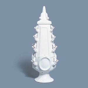 Une importante tulipière de forme pyramidale en faïence blanche de Delft, vers 1800 — photo 1