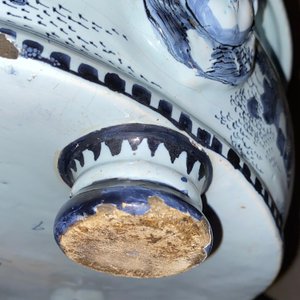 Une jardinière de forme ovale en faïence de Delft en bleu et blanc à décor de chinoiserie, fin du 17ème — photo 9