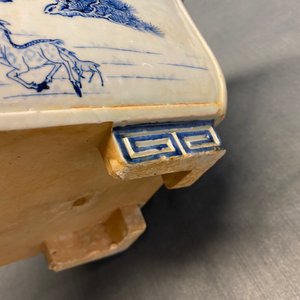 Une jardinière de forme rectangulaire en porcelaine de Chine en bleu et blanc, Kangxi/Yongzheng — photo 26