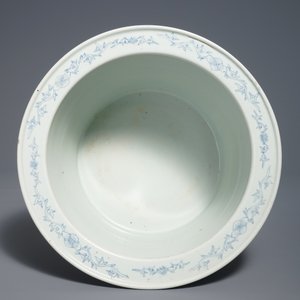 Une jardinière en porcelaine de Chine famille rose, 19/20ème — photo 6