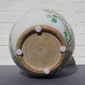Une jardinière en porcelaine de Chine famille rose à décor d'oiseaux parmi fleurs, 19ème — photo 12