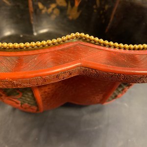 Une jardinière quadrilobée en laque de Chine en rouge et noir, Qianlong — photo 24