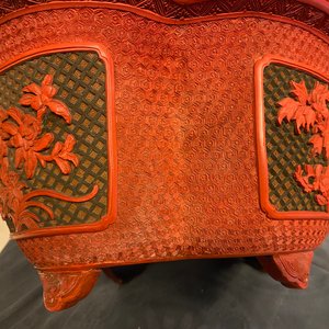 Une jardinière quadrilobée en laque de Chine en rouge et noir, Qianlong — photo 30