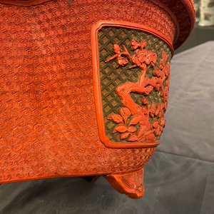 Une jardinière quadrilobée en laque de Chine en rouge et noir, Qianlong — photo 36