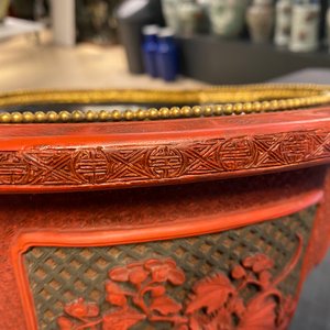Une jardinière quadrilobée en laque de Chine en rouge et noir, Qianlong — photo 39