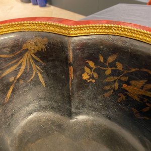 Une jardinière quadrilobée en laque de Chine en rouge et noir, Qianlong — photo 43