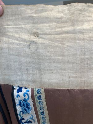 Une jupe et une robe d'été de femme en soie brodée, Chine, 18/19ème — photo 31