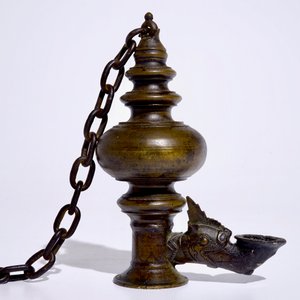 Une lampe à huile en bronze, Tibet, 19/20ème — photo 2