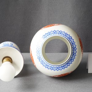 Une lanterne en porcelaine de Chine coquille d'oeuf à décor de dragons, République — photo 15