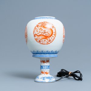 Une lanterne en porcelaine de Chine coquille d'oeuf à décor de dragons, République — photo 7