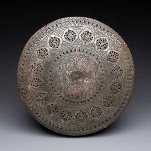 Une lanterne lampion à suspendre en cuivre étamé et papier plié, Qajar, Iran, 19ème — photo 15