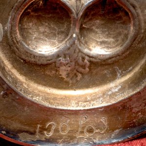 Une monstrance en argent doré incrusté de pierres sémi-précieuses, daté 1614 — photo 17