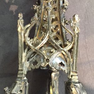 Une monstrance en argent doré incrusté de pierres sémi-précieuses, daté 1614 — photo 25
