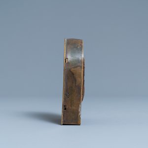 Une niche en bronze doré représentant une perspective architecturée, Italie, 16ème — photo 5