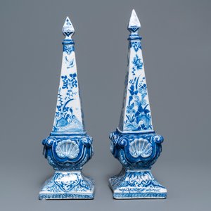 Une pair de grands obélisques en faïence de Delft bleu et blanc, 18ème — photo 3