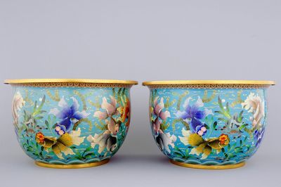 Une paire d'aquariums en cloisonné, Chine, 19/20ème