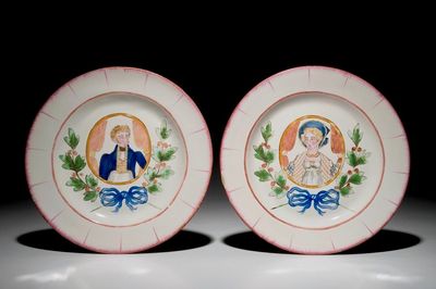 Une paire d'assiettes aux portraits en faïence de l'est, prob. Les Islettes, 18/19ème