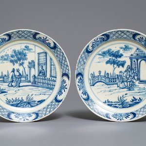 Une paire d'assiettes en faïence de Delft en bleu et blanc, 18ème — photo 1