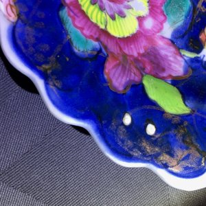 Une paire d'assiettes en porcelaine de Chine à décor feuille de tabac, Qianlong — photo 4