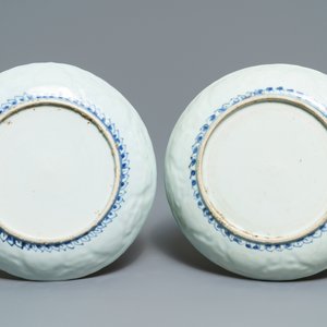 Une paire d'assiettes en porcelaine de Chine bleu et blanc, Wanli — photo 2