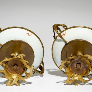 Une paire d'assiettes en porcelaine de Chine famille rose aux pêches et chauves-souris, Guangxu, 19/20ème — photo 7