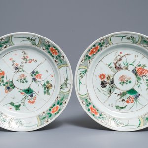 Une paire d'assiettes en porcelaine de Chine famille verte, Kangxi — photo 1