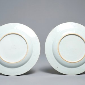 Une paire d'assiettes en porcelaine de Chine famille verte, Qianlong — photo 2