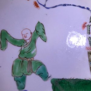 Une paire d'assiettes godronnées en porcelaine de Chine famille verte de style Kakiemon, Kangxi — photo 22