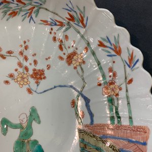 Une paire d'assiettes godronnées en porcelaine de Chine famille verte de style Kakiemon, Kangxi — photo 28