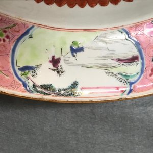 Une paire de bassins en porcelaine de Chine famille rose à décor de 'La Romance de la chambre de l'ouest', Yongzheng — photo 5