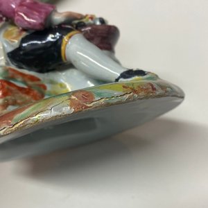 Une paire de beurriers couverts en faïence polychrome de Delft de type 'petit feu', 18ème — photo 12