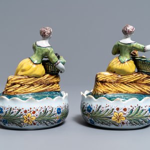 Une paire de beurriers et leurs couvercles en faïence de Delft polychrome, 18ème — photo 4