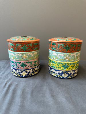 Une paire de boîtes à quatre compartiments et une théière en porcelaine de Chine famille rose, 19ème — photo 12