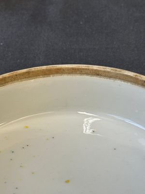 Une paire de boîtes à quatre compartiments et une théière en porcelaine de Chine famille rose, 19ème — photo 27