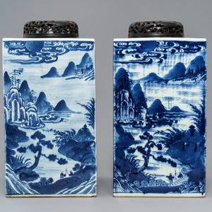 Une paire de boîtes à thé en porcelaine de Chine bleu et blanc à décor de paysages, 19ème — photo 5