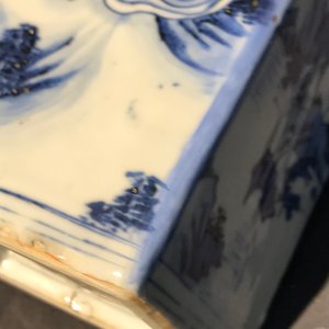 Une paire de boîtes à thé en porcelaine de Chine bleu et blanc à décor d'immortels, Wanli — photo 18
