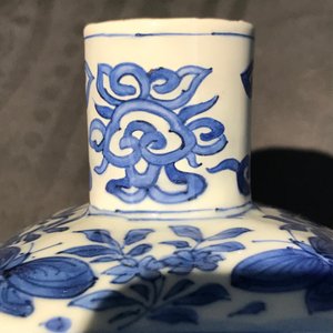 Une paire de boîtes à thé en porcelaine de Chine bleu et blanc à décor d'immortels, Wanli — photo 27