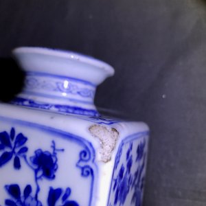Une paire de boîtes à thé en porcelaine de Chine bleu et blanc, marque Yu, Kangxi — photo 20