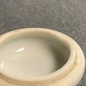 Une paire de boîtes à thé en porcelaine de Chine en bleu et blanc, Kangxi — photo 13