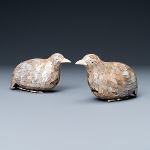 Une paire de boîtes couvertes en forme de cailles en bois et nacre, Chine, marque de Qianlong, Qing — photo 2