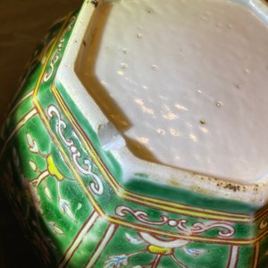 Une paire de boîtes couvertes en porcelaine de Chine Bencharong pour le marché thai, 19ème — photo 28