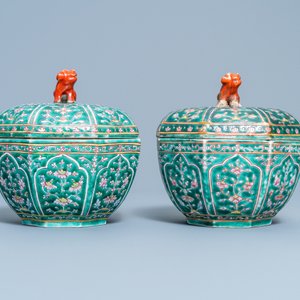 Une paire de boîtes couvertes en porcelaine de Chine Bencharong pour le marché thai, 19ème — photo 3