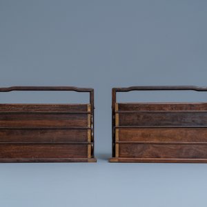 Une paire de boîtes de forme rectangulaire en bois de hongmu à trois compartiments, 19ème — photo 4