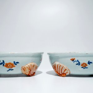 Une paire de bols aux pieds en porcelaine de Chine famille verte, Kangxi — photo 2