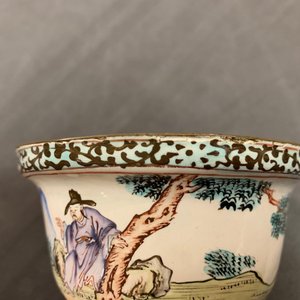 Une paire de bols couverts en émaux de Canton, Yongzheng/Qianlong — photo 15